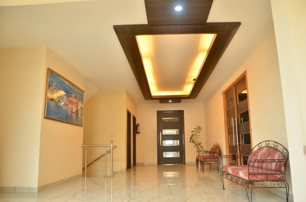 Hotel Milan Palace Amritsar Exterior foto